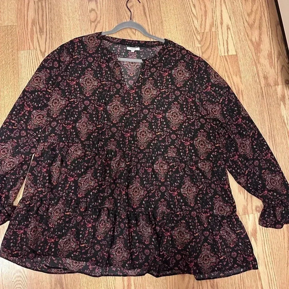 Tops - Women’s‎ 3XL Patterned Peplum Sleeve Blouse